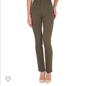 FDJ Olive Midrise Jeans 💚